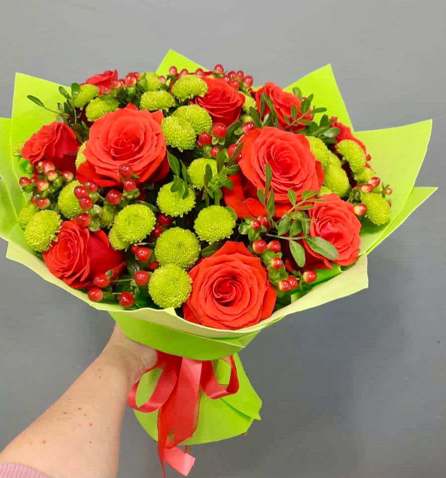 Букет цветов из: Хризантемы и Розы в Новой Криуше