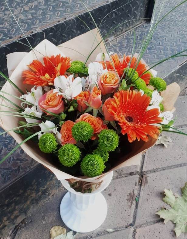 Букет цветов из: Герберы, Хризантемы, Альстромерии и Розы в Новой Криуше