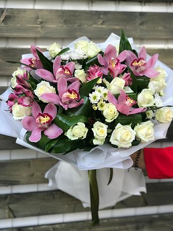 Букет цветов из: Розы и Хризантемы в Новой Криуше