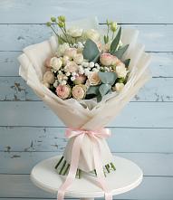 Букет цветов из:  Розы и Лизиантусы #REPLACE_PRED# Новой Криуше