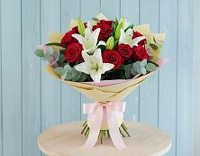 Букет цветов из:  Лилии и Розы в Новой Криуше