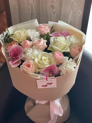 Букет цветов из: Орхидеи, Розы и Гвоздики в Новой Криуше