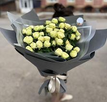 Букет Белые кустовые розы Солинеро в Новой Криуше
