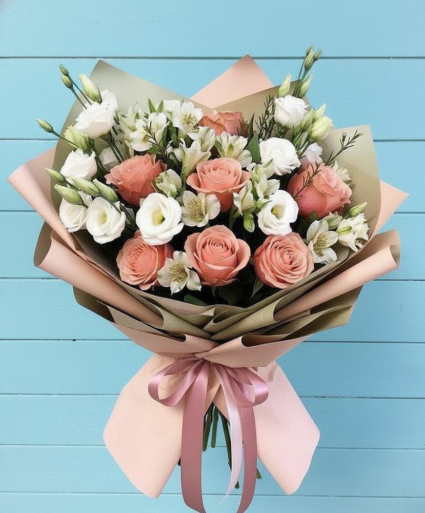 Букет цветов из: Розы, Альстромерии и Лизиантусы в Новой Криуше