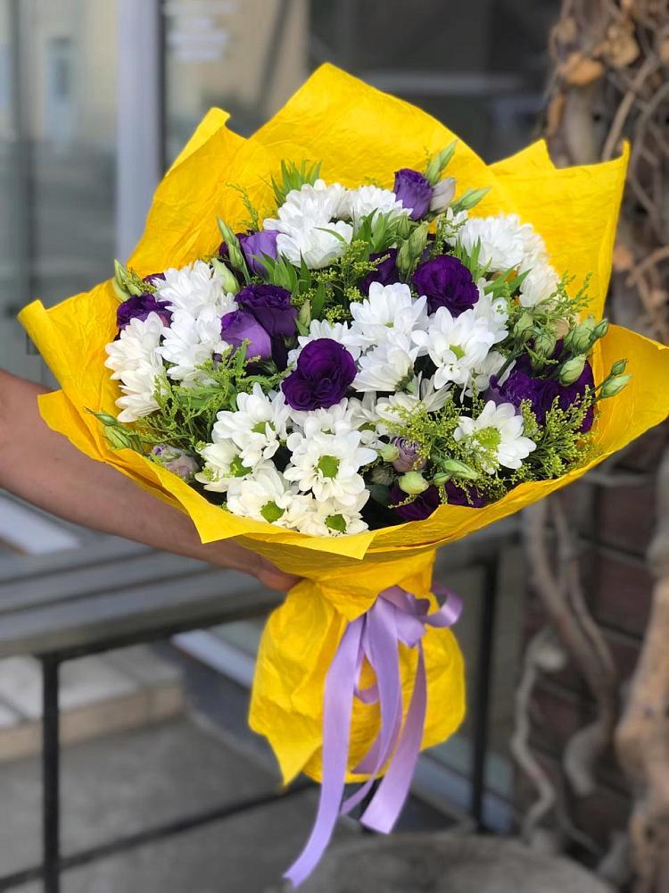 Букет цветов из: Ирисы, Хризантемы и Ромашки в Новой Криуше