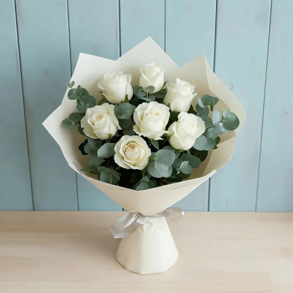 Букет Белые розы в Эвкалипте в Новой Криуше