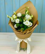 Букет цветов из:  Хризантемы и Лизиантусы в Новой Криуше