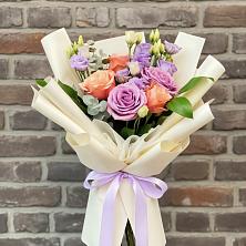 Букет цветов из:  Лизиантусы и Розы в Новой Криуше