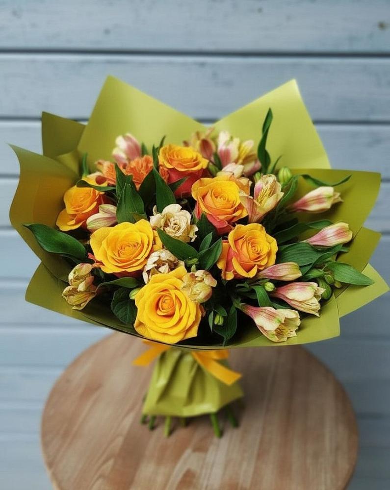 Букет цветов из: Альстромерии и Розы в Новой Криуше