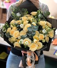 Букет цветов из:  Розы и Лизиантусы в Новой Криуше