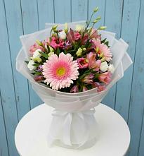 Букет цветов из:  Герберы, Альстромерии и Лизиантусы в Новой Криуше