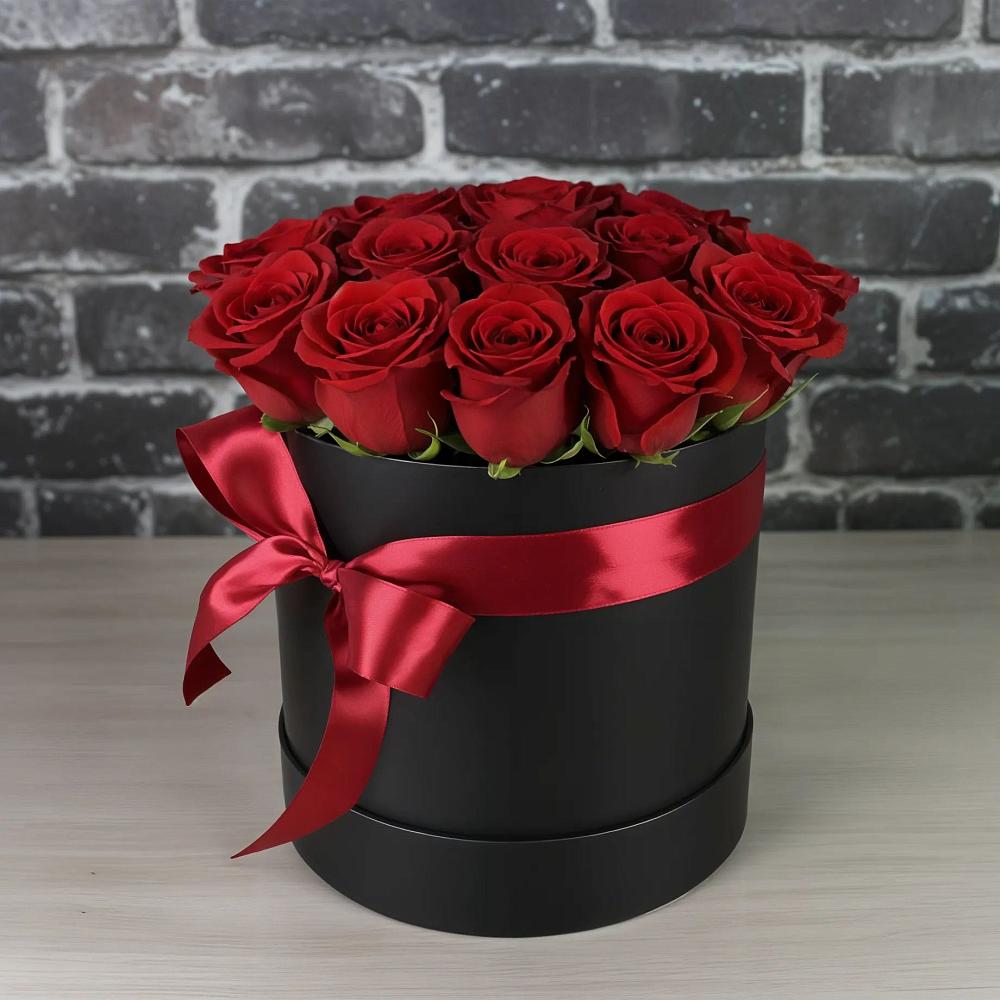 Цветочная композиция из Розы в шляпной коробке в Новой Криуше