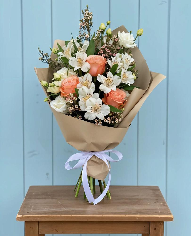 Букет цветов из: Альстромерии, Лизиантусы, Розы и Хризантемы в Новой Криуше